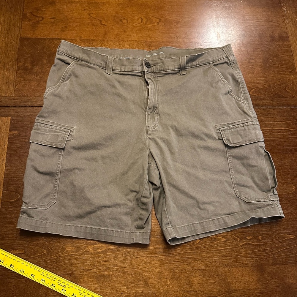 Croft & Barrow Men's Brown Cargo Shorts 40”